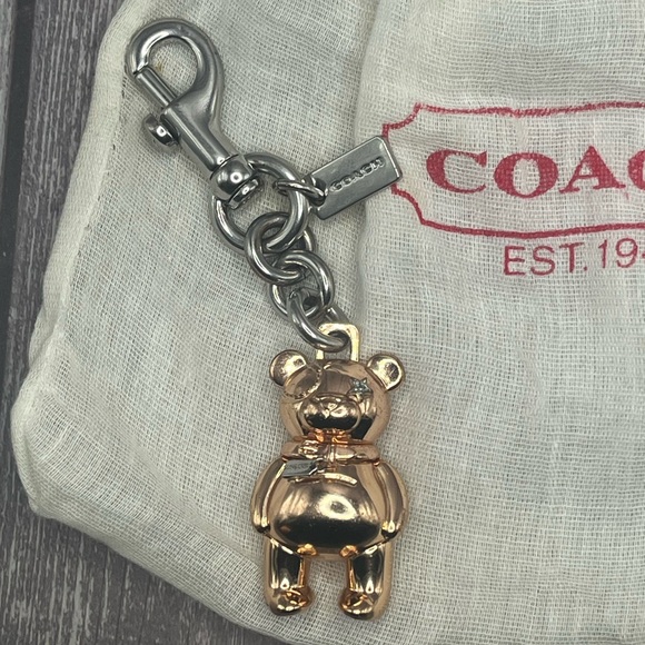 SOLD❤️ 🧸NEW COACH 3D Teddy Bear Bag Charm Key Chain Rose Gold Silver w/ Dust Bag - Picture 2 of 13
